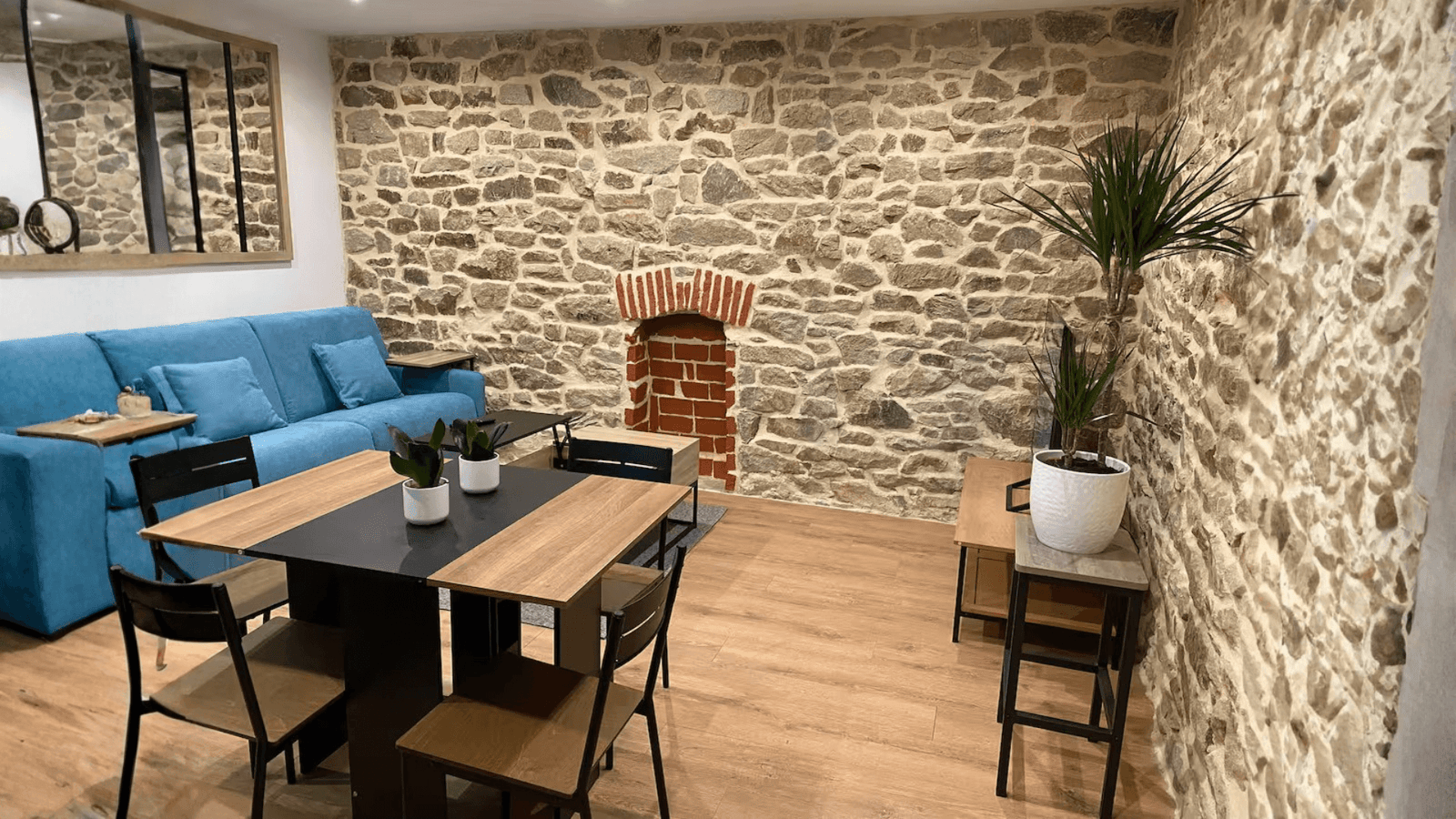 Charming Stone Apartment - Image 3